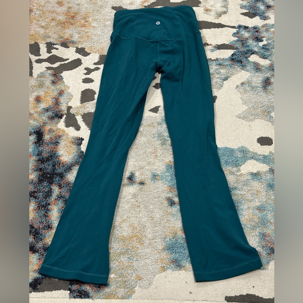 Lululemon Flared Bottoms in Teal - Size 4